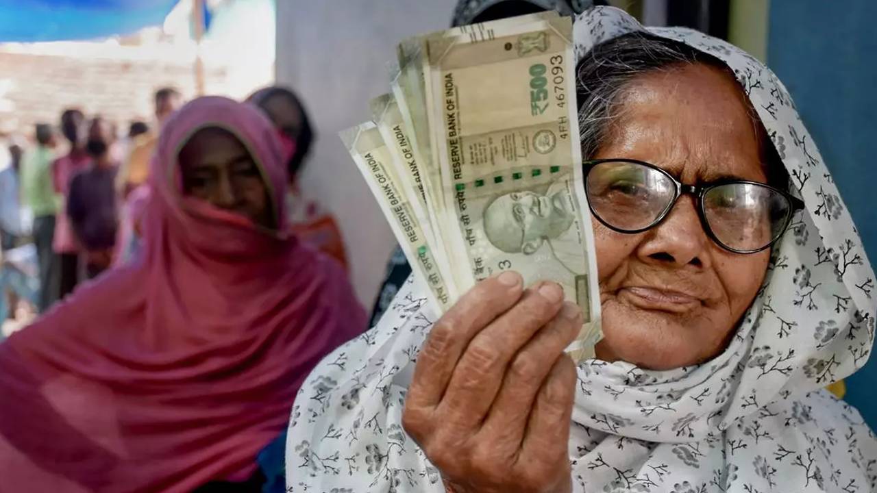 ৫০ পেরোলেই মিলবে পেনশন ঘোষণা ঝাড়খণ্ড মুখ্যমন্ত্রী হেমন্ত সোরেনের : Dalit tribals in Jharkhand will be eligible for pension on turning 50 says Chief Minister Hemant Soren