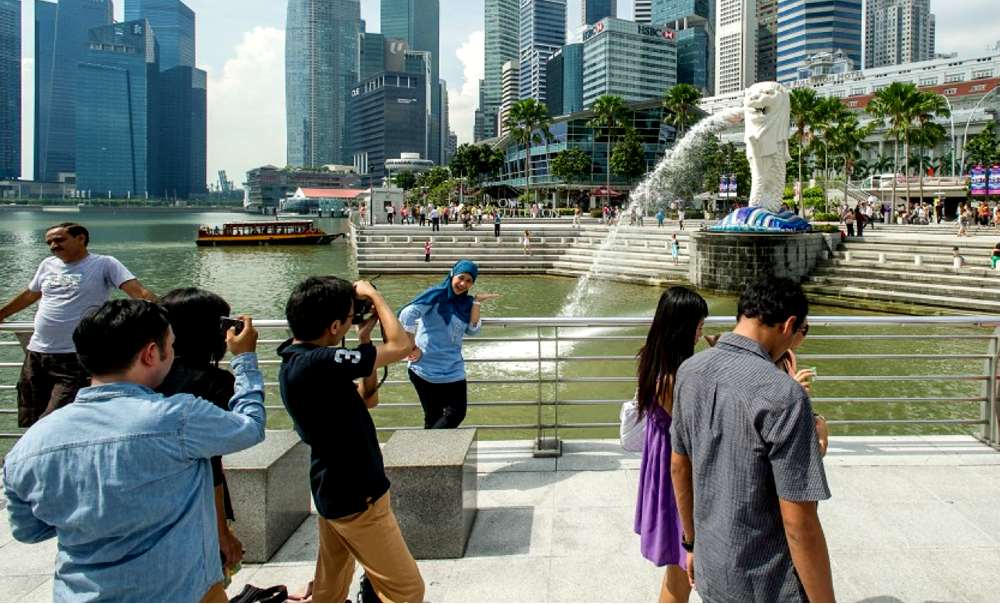 Singapore Lion Statue Tourist Spot